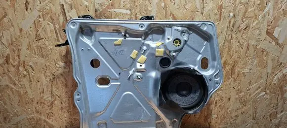 Volkswagen Transporter - Caravelle T5 Front window lifting mechanism without motor 7H0837729AP