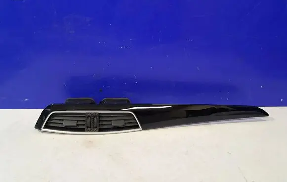 Mercedes-Benz C W204 Dashboard air vent grill cover trim A2046801371 A2048306054