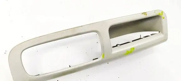 Volvo C30 Front door window switch trim 8679670