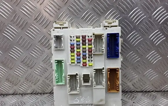 Ford Kuga II Fuse module GV6T14A073EJ