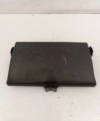 Opel Insignia A Fuse box cover 13222784