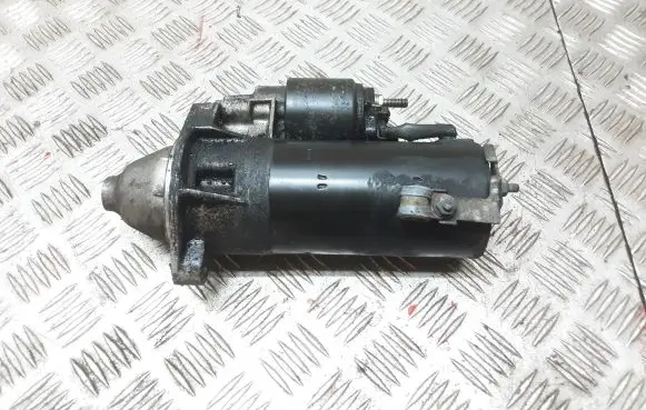 Volkswagen PASSAT B5 Starter motor