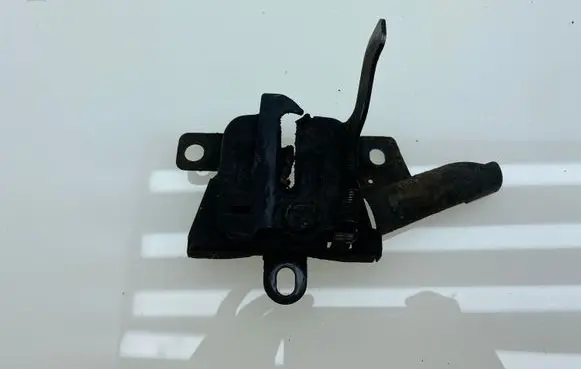 Subaru Outback Engine bonnet/hood lock/catch 57310AG010 57310AG