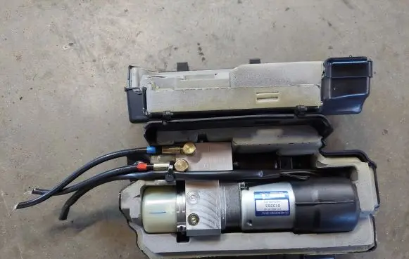 Mercedes-Benz E W211 Convertible roof hydraulic pump 2118000048 HB70248002 013263