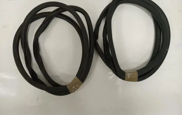 KIA Carens III Front door rubber seal 