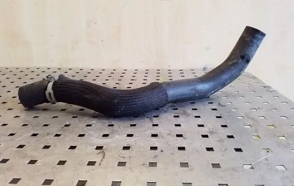 Nissan X-Trail T32 Engine coolant pipe/hose
