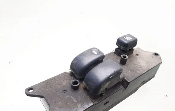 Mitsubishi Colt Electric window control switch MR194815 C8DD142M 755773X1