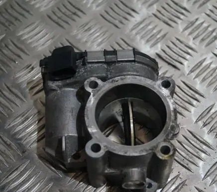 Mercedes-Benz E W212 Throttle valve