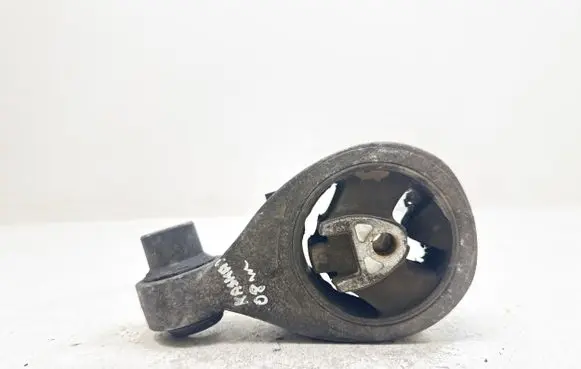 Nissan Qashqai Engine mount bracket