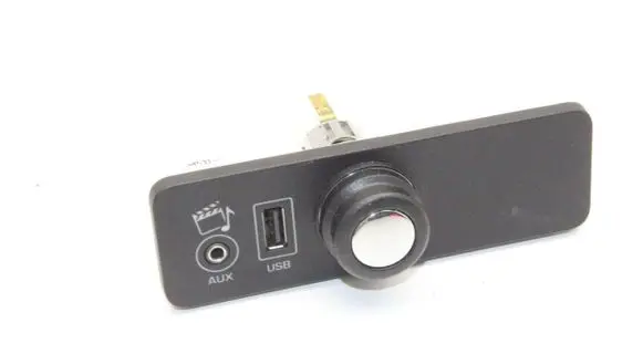 Jaguar F-Type AUX in-socket connector 28339197