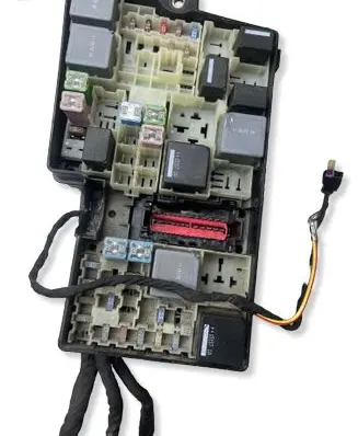 Volvo V40 Fuse module E02345500 2704715 AV6T14A067