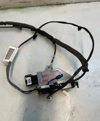 Citroen Berlingo Sliding door lock PSA828417 5150M1435J6