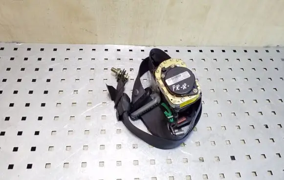 Honda CR-V Front seatbelt