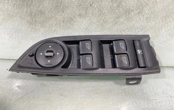 Ford Focus Electric window control switch Am5t14a132ca