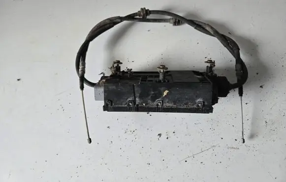 BMW X5 F15 Hand brake control module 6882007