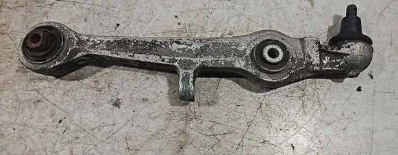 Volkswagen PASSAT B5 Front control arm 4D0407155R