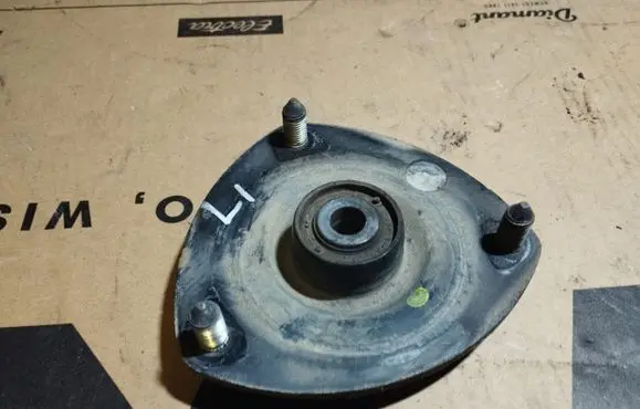 Honda FR-V Coil spring mount 