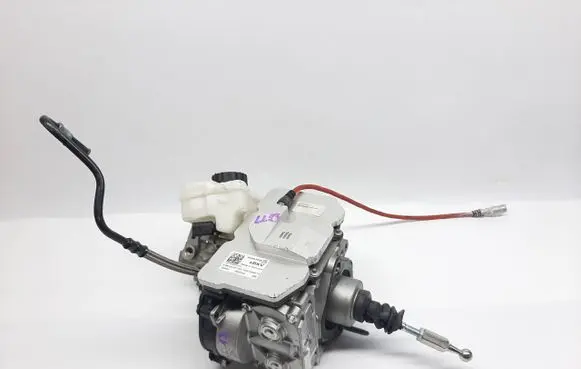 Audi Q7 4M Brake booster 4M0614105F