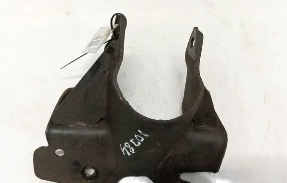 Engine mounting bracket