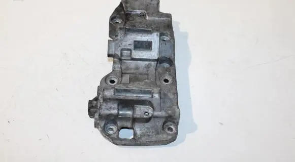 BMW 5 F10 F11 Generator/alternator bracket 8506863