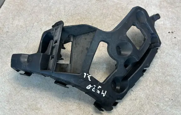 Renault Captur Rear bumper mounting bracket 852233250R