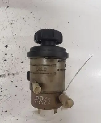 KIA Sorento Power steering fluid tank/reservoir