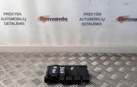 BMW 5 G30 G31 G38 Current control relay 8583091