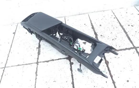 Volvo V60 Center console P32247132 P31469678 P31417516