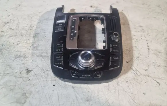 Head unit multimedia control
