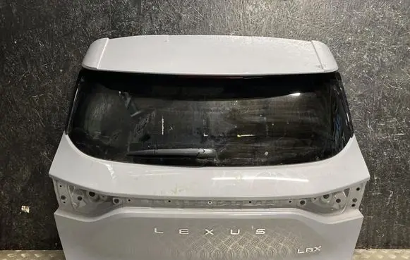 Lexus LBX Tailgate/trunk/boot lid