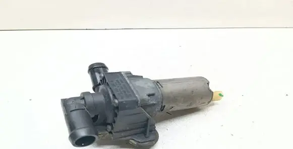 BMW 1 E81 E87 Coolant heater control valve 6928246 64116928246 0392020097