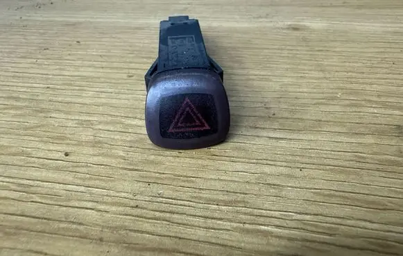 Volvo XC90 Hazard light switch 30739319