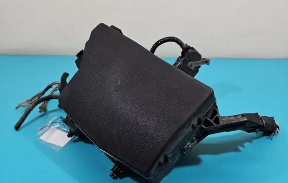 Toyota Avensis T270 Fuse box set 82115-05C72 IMPRK1426500