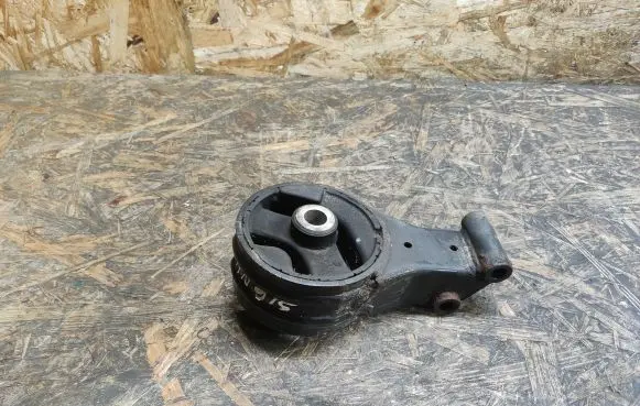 Opel Signum Engine mount bracket