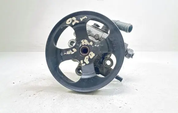 Toyota Corolla Verso E121 Power steering pump