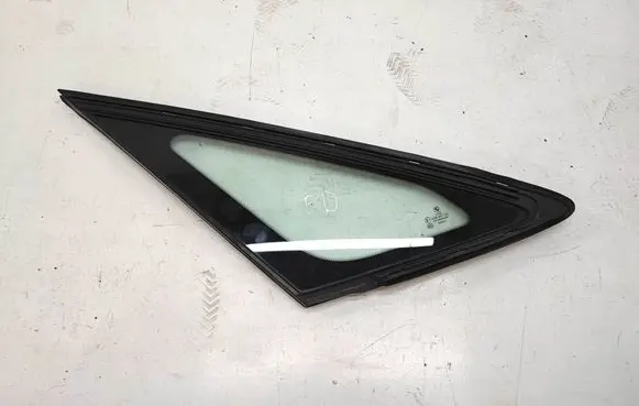 BMW 2 F46 Front triangle window/glass 2579128