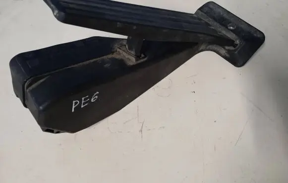 BMW 1 E81 E87 Accelerator throttle pedal 6786588