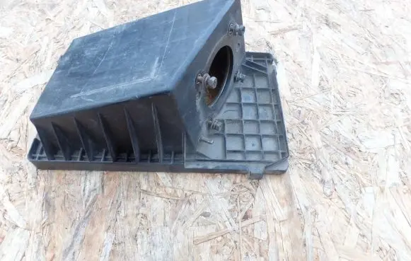 Nissan Primera Air filter box cover 