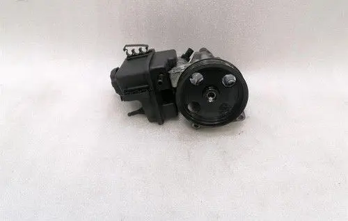 Mercedes-Benz E C207 W207 Power steering pump mounting bracket A0064662601