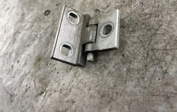 Volvo V70 Front door upper hinge