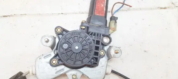 Hyundai Sonata Front door window regulator motor