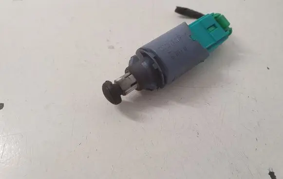 Opel Vivaro Brake pedal sensor switch 253250007R