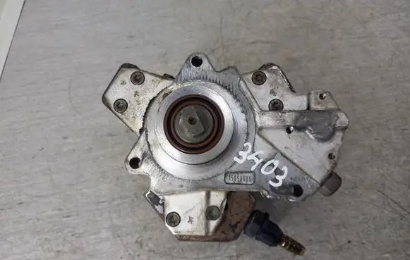 Mercedes-Benz S W220 Fuel injection high pressure pump 
