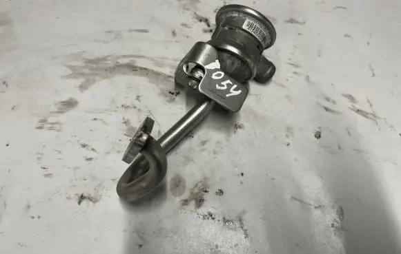 Porsche Cayenne (92A) Engine mount vacuum valve 7P5131581