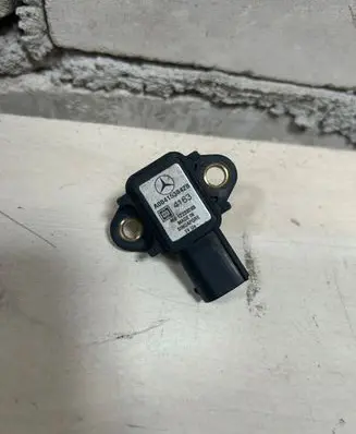 Mercedes-Benz E W211 Mass air flow meter A0041538428