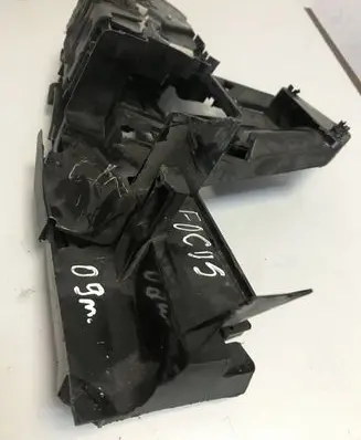 Ford Focus Front door lock 240000000