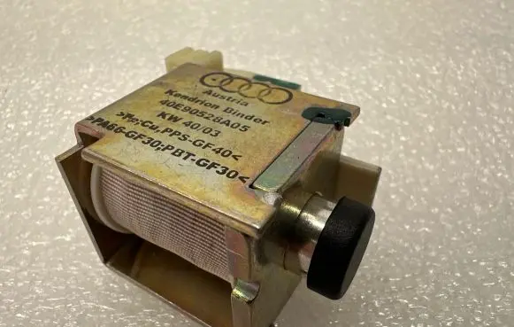 Audi A4 S4 B6 8E 8H Turbo solenoid valve 40E90528A05