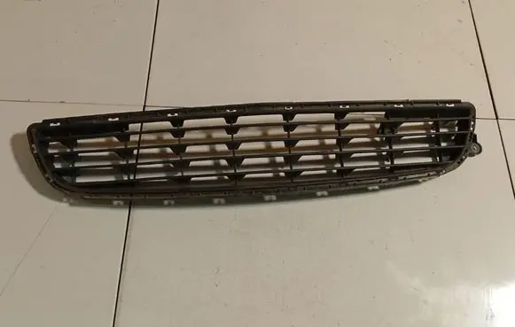 Opel Zafira B Front bumper lower grill 13124978