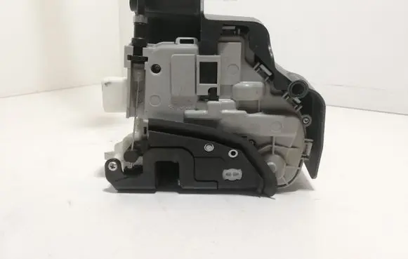 Audi A3 S3 8V Front door lock 8X2837016B