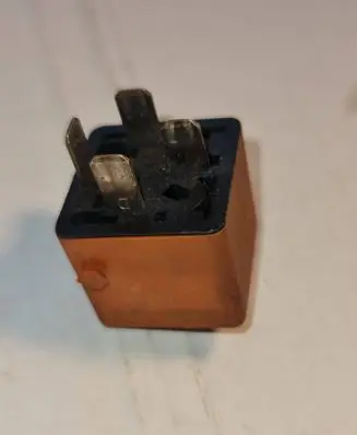 Volkswagen PASSAT B5 Other relay 0332019456 1378238
